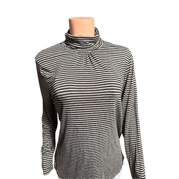 Fashion long sleeve turtle neck stripes ruched solid casual lightweight tee shir - Picture 5 of 6
